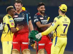 IPL 2022: जब सिराज ने धोनी के सामने ही खेल दिया 'हेलिकॉप्टर शॉट', वायरल हो रहा वीडियो