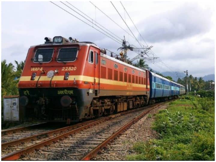 Railway Jobs Railway Releases New Notice for NTPC Candidates for CBT level 2 Exams Know Details Railway Jobs: रेलवे ने NTPC पदों के लिए जारी किया दूसरा नोटिस, इन तारीखों पर हो सकती है CBT - 2 परीक्षा