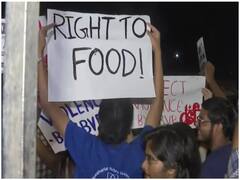 जेएनयू में फिर गूंजे आजादी के नारे, ABVP की सद्भावना यात्रा के बाद JNUSU ने निकाला ह्यूमन चेन मार्च