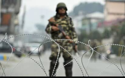 Jammu kashmir, terror attack on cisf bus, encounter in baramula JK Terror Attack: মোদির সফরের আগে পরপর জঙ্গি হামলা জম্মু-শ্রীনগরে