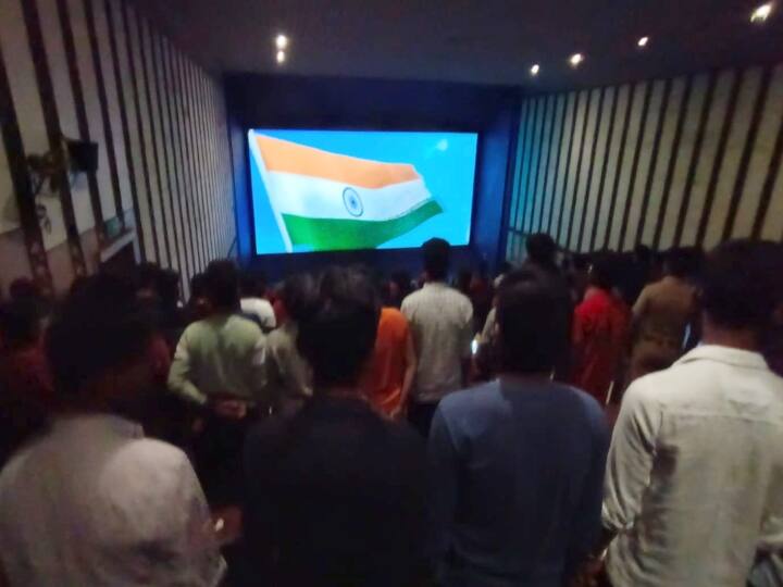 Beast : தியேட்டரை அதகளமாக்கிய விஜய் ரசிகர்கள்... தேசிய கீதம் திரையிட்டு கட்டுப்படுத்திய திரையரங்கம்!