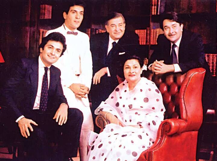 Interesting story about Raj Kapoor RK House in which Alia Bhatt and Ranbir Kapoor wedding take place 1946 में राज कपूर ने बनवाया था आरके हाउस, कभी 30 करोड़ के लिए बेचने वाले थे ऋषि कपूर