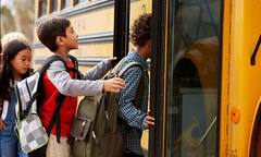 શું આપના બાળકો પણ સ્કૂલ બસમાં શાળાએ જાય છે, તો પહેલા સુરક્ષા સંબંધિત આ નિયમો જાણી લો