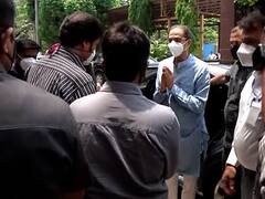 पाहा फोटो: दोन वर्षानंतर मुख्यमंत्री उद्धव ठाकरे मंत्रालयात; विविध विभागांना दिली भेट