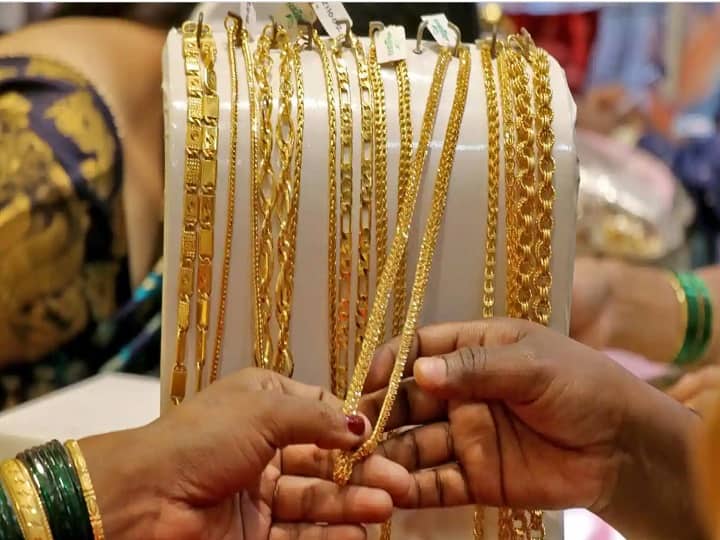 today gold and silver price chennai 27th april full details Today Gold, Silver Price: தொடர்ந்து குறையும் தங்கம் விலை... இன்றைய நிலவரம் இதுதான்!