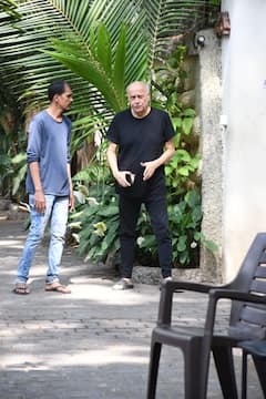 Ranbir Alia Wedding: মেয়ের বিয়ের আবহে বাড়িতে ক্যামেরাবন্দি মহেশ ভট্ট