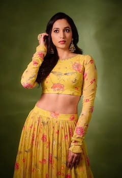 KGF Heroine: అందంతో కట్టిపడేస్తున్న కేజీయఫ్ హీరోయిన్