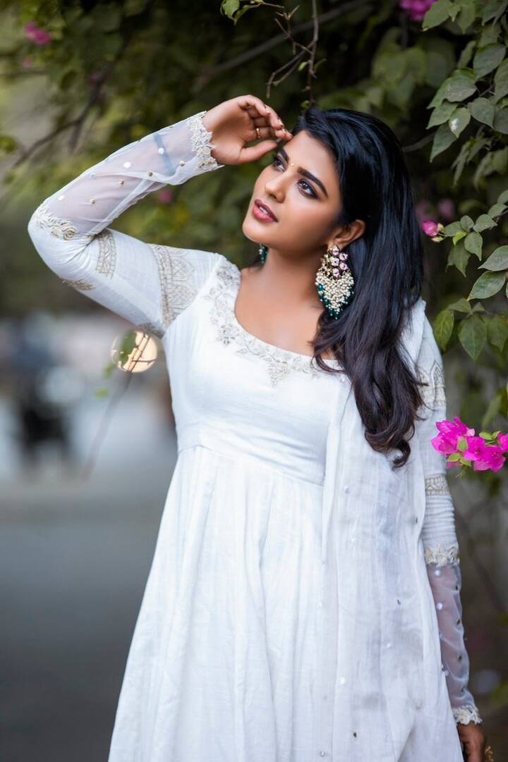 ఈ సినిమాల్లో ఆమె నటనకి మంచి మార్కులే పడ్డాయి.(Photo Courtesy: Aishwarya Rajesh Instagram)