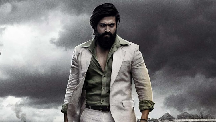 KGF Chapter 2 Review, This movie is tremendous entertainer KGF 2 Review: મનોરંજનની સુનામી છે યશની KGF 2,થીયેટર લોકોની સીટીઓથી ગુંજી ઉઠ્યું