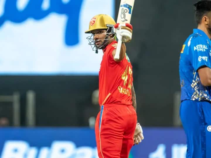 IPL 2022: Shikhar Dhawan New Milestone 6000 IPL runs, second player to achieve this feat in IPL Dhawan IPL Record : धवननं गाठलं नवं 'शिखर', अशी कामगिरी करणारा जगातील दुसरा फलंदाज