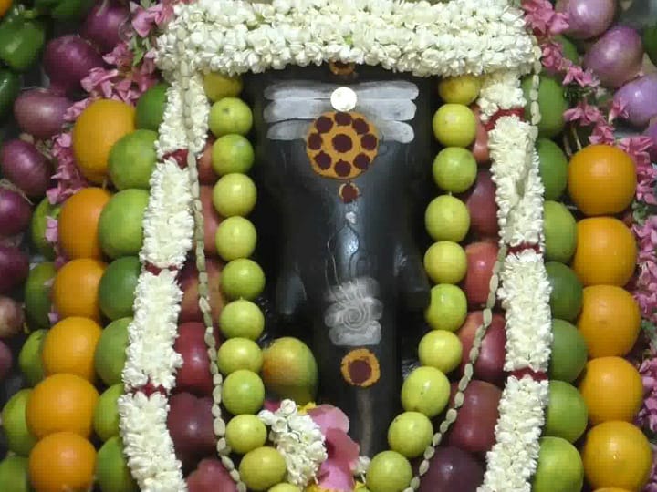 கரூர் : தமிழ் புத்தாண்டையொட்டி கற்பக விநாயகருக்கு 500 கிலோ காய்கறிகளால் அலங்காரம்