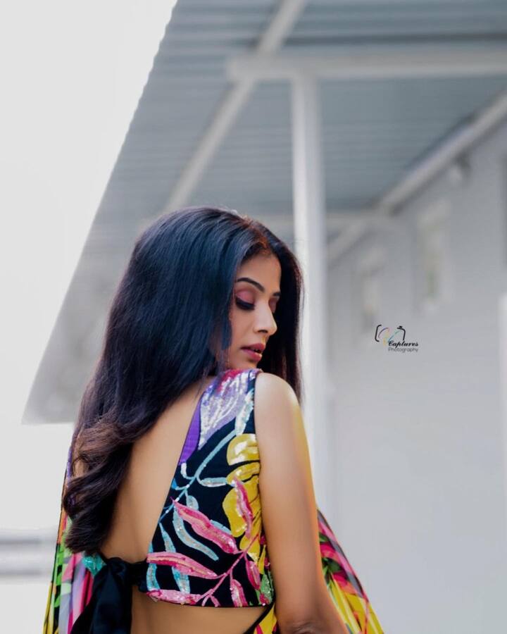 அறியாத வயசு புரியாத மனசு ரெண்டும் இங்கே காதல் செய்யும் நேரம்