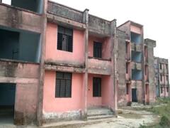 UP News: प्रतापगढ़ के इस सीएचसी सेंटर का हुआ बुरा हाल, डॉक्टर्स की कमी की वजह से मरीजों का इलाज मुश्किल