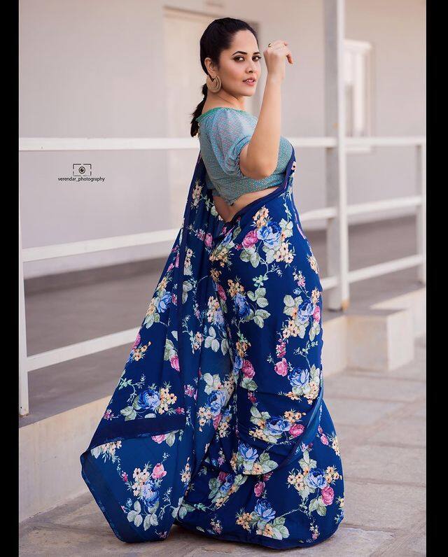 వరుస షోలతో బిజీగా ఉన్న ఈ బ్యూటీ సినిమాల్లో కూడా నటిస్తోంది.(Courtesy: Anasuya Instagram)