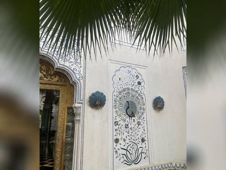 मौनी रॉयचे लाखो चाहते सोशल मीडियावर तिच्या या फोटोंवर लाईक्स आणि कमेंट करताना दिसत आहेत. (Photo : @ imouniroy/IG)