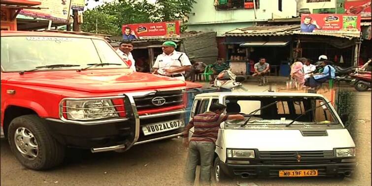 Behala tmc clash infront of police leader flew area feared off Behala: বেহালায় পুলিশের সামনেই তৃণমূলের সংঘর্ষ, অধরা ঘাসফুল শিবিরের যুবনেতা