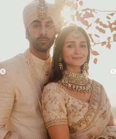 Ranbir Alia First Wedding Pic: রণবীর+আলিয়া = RanAlia