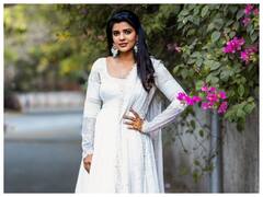 Aishwarya Rajesh: వైట్ కలర్ చుడీదార్ లో ఐశ్వర్య రాజేష్ ఏంజెల్ లుక్