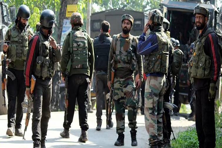 Clashes between security forces and militants in Shopian, Jammu and Kashmir Shopian Encounter: ભારતીય સેનાએ જમ્મુ કાશ્મીરમાં બે આતંકીને કર્યા ઠાર, સેનાના બે જવાન શહીદ