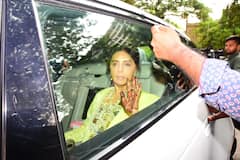 Ranbir Kapoor-Alia Bhatt Wedding: Neetu Kapoor, Riddhima Sahni, Shaheen Bhatt, Soni Razdan & Others Reach RK's Residence For Haldi Ceremony
