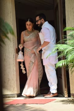 In Pics: भाई रणबीर कपूर की शादी में पति सैफ अली खान के साथ इस अंदाज में पहुंची करीना कपूर, देखें तस्वीरें