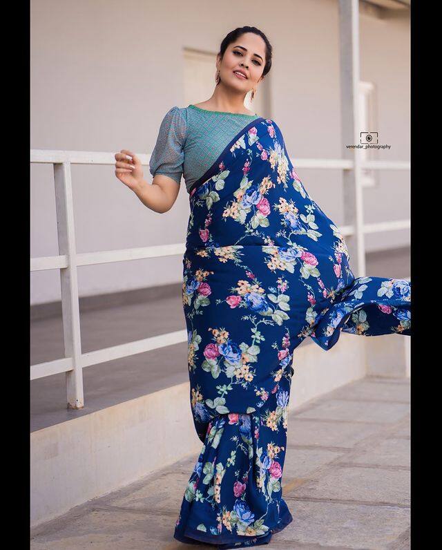 బుల్లితెరపై హాట్ యాంకర్ గా దూసుకుపోతుంది అనసూయ. (Courtesy: Anasuya Instagram)