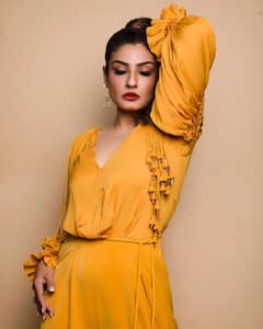 KGF 2  Raveena Tandon Photos: కేజీఎఫ్ 2 పీఎం రవీనా ఐదుపదులకు చేరువైనా అస్సలు తగ్గట్లేదుగా