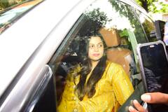 Ranbir Kapoor-Alia Bhatt Wedding: Neetu Kapoor, Riddhima Sahni, Shaheen Bhatt, Soni Razdan & Others Reach RK's Residence For Haldi Ceremony