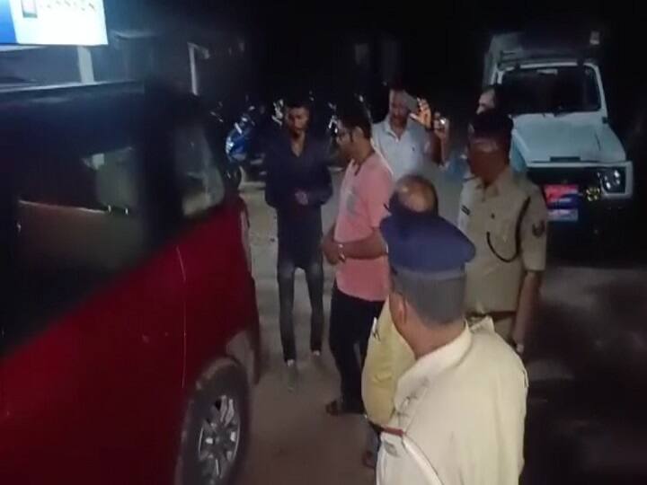 Bihar Police recovered bag full of cash during Checking drive in khagadiya, arrested Driver ann Khagadiya News: चेकिंग अभियान के दौरान उत्पाद की टीम ने रोकी कार, तलाशी लेते ही चौंकी, तुरंत पुलिस को किया कॉल