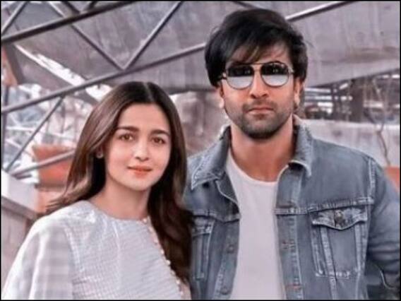 Alia Bhatt Ranbir Kapoor Wedding: शादी के मेन्यू में आलिया भट्ट की पसंद की रखी गई ये डिश, परिवार के लिए भी थे खास इंतजाम! Alia Bhatt Ranbir Kapoor Wedding: शादी के मेन्यू में आलिया भट्ट की पसंद की रखी गई ये डिश, परिवार के लिए भी थे खास इंतजाम!