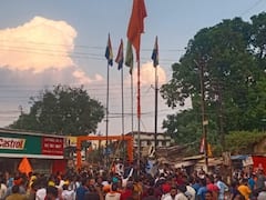 Chhattisgarh News: जगदलपुर में चौराहे पर झंडे को लेकर दो समुदायों के बीच विवाद, पुलिस ने संभाले हालात