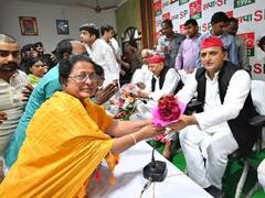 Mainpuri News: अखिलेश यादव ने कार्यकर्ताओं के साथ की समीक्षा बैठक, बढ़ती महंगाई को लेकर BJP पर कसा तंज