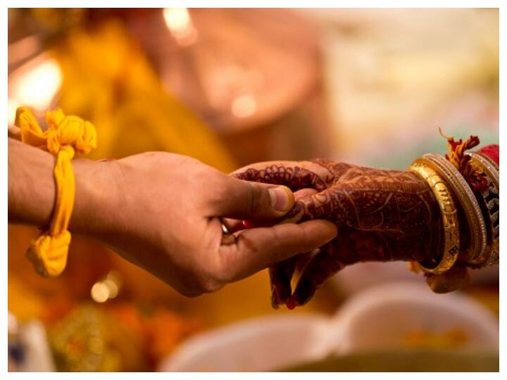 Kerala Interfaith Marriage: Bride's Father Claims She Is Being Held Against Her Will Kerala Interfaith Marriage: Bride's Father Claims She Is Being Held Against Her Will