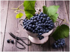 गर्मियों में चेहरे पर लगाएं काले अंगूर से बना ये फेसपैक, जानें फायदे