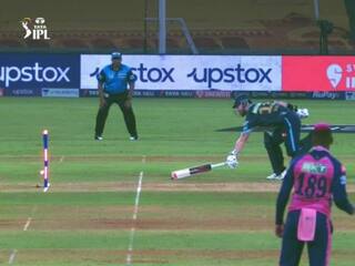 Dussen's bullseye throw: चीते की तरह फुर्ती दिखाकर रासी वैन डेर डूसन ने थ्रो से उड़ाया मिडिल स्टंप, वीडियो वायरल 