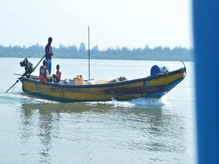 Annual fishing ban for east coast from April 15 மீன் பிரியர்களுக்கு இனி சோகம்தான்! விண்ணை முட்டப்போகும் விலை!! இதெல்லாம்தான் காரணம்!!