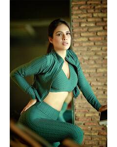 Neha Malik Photos: కనువిందుగా నేహామాలిక్ అందం