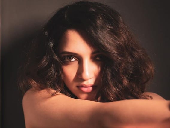 Neha Shetty: ఏంటి రాధిక ఇంతందంగా ఉన్నావ్? Neha Shetty: ఏంటి రాధిక ఇంతందంగా ఉన్నావ్?
