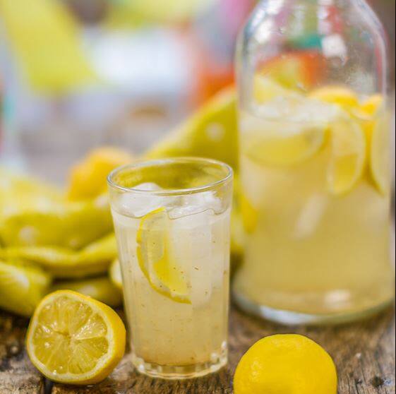 How to make Nimbu Pani Lemon water in one minute ਗਰਮੀ 'ਚ ਫਟਾਫਟ ਤਿਆਰ ਕਰੋ ਨਿੰਬੂ ਪਾਣੀ, ਸਿਰਫ 1 ਮਿੰਟ 'ਚ ਬਣਾਓ ਸ਼ਿਕੰਜਵੀ