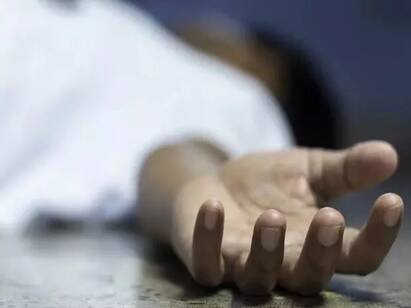 Karur Mother and Daughter who is a college student consumed poison கரூர் : தாயும், கல்லூரி மாணவியும் விஷமருந்தி தற்கொலை முயற்சி.. மகள் உயிரிழப்பு.. தாய் கவலைக்கிடம்..