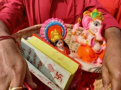 Poila Baisakh 2022: আজ পয়লা বৈশাখ, দোকানে দোকানে হালখাতা, শুভেচ্ছা-মিষ্টিমুখে বর্ষবরণ