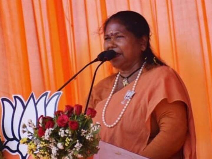 Jhansi Uttar Pradesh Union Minister Sadhvi Niranjan Jyoti attacks West Bengal Chief Minister Mamata Banerjee ANN Jhansi News: केंद्रीय मंत्री साध्वी निरंजन ज्योति का पश्चिम बंगाल की सीएम पर बड़ा हमला, कहा- उनका नाम ममता नहीं 'क्रूरता' हो