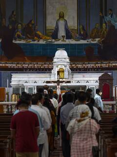 Good Friday 2022: देशभर में मनाया गया गुड फ्राइडे, दिल्ली के गिरजाघरों में हुई ईसा मसीह की प्रार्थना