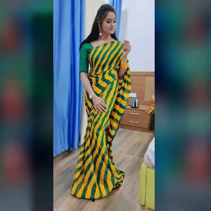 ''మనసిచ్చి చూడు'' సీరియల్ విశేష ఆదరణ పొందుతోంది. ఇందులో హీరోయిన్ గా నటిస్తున్న భాను తన అభినయం, అందంతో బుల్లితెరపై ఫాలోయింగ్ పెంచుకుంది. ఈ మధ్యే 'కార్తీకదీపం' సీరియల్ లో ఎంట్రీ ఇచ్చిన కీర్తి..హిమ పాత్రలో జీవించేస్తోంది.