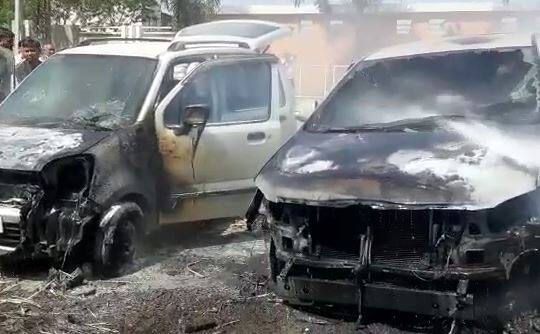 2 cars caught fire in Dhoraji Rajkot રાજકોટ:  ધોરાજીમાં અચાનક જ બે કારમાં આગ ફાટી નિકળી, જાણો વધુ વિગતો