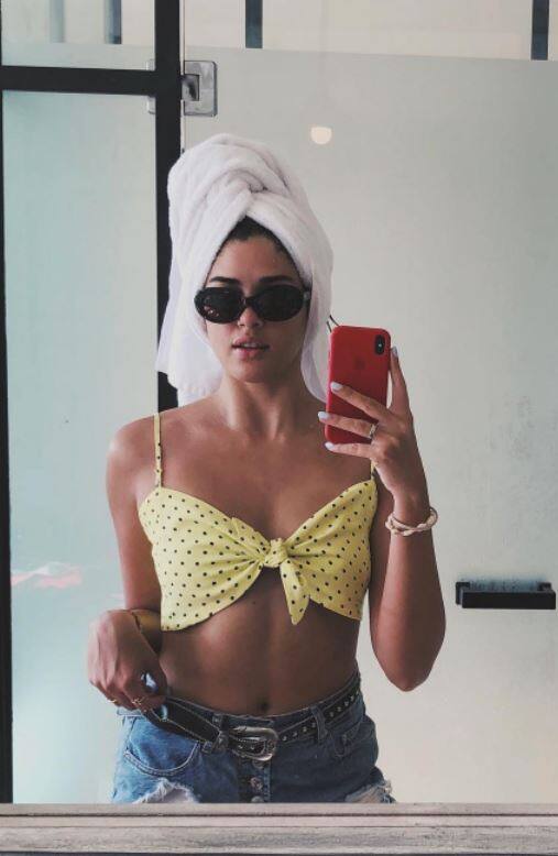 વિરાટ કોહલીની એક્સ ગર્લફ્રેન્ડ હાલના દિવસોમાં સોશિયલ મીડિયા પર ચર્ચામાં છે.