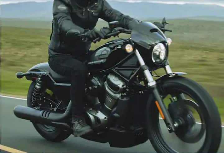 নাইটস্টারের ইঞ্জিন 7,500 rpm-এ 90 bhp শক্তি ও 5,000 rpm-এ 95 Nm পিক টর্ক জেনারেট করতে পারে। বাইকটিতে তিনটি   ভিন্ন রাইড মোড রেইন, রোড ও স্পোর্ট পাবেন।