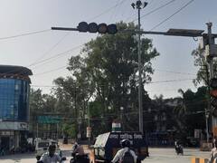 MP News: मध्य प्रदेश में सड़क दुर्घटना रोकने के लिए कई शहरों में लगाए जा रहे सोलर सिग्नल, देखें तस्वीरें