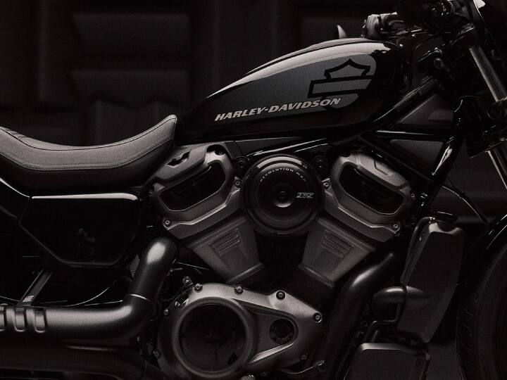 हार्ले-डेविडसन नाइटस्टर में 975cc का लिक्विड-कूल्ड 60-डिग्री वी-ट्विन इंजन होगा, जिसमें असिस्ट और स्लिप मैकेनिकल वेट क्लच के साथ छह-स्पीड ट्रांसमिशन होगा.