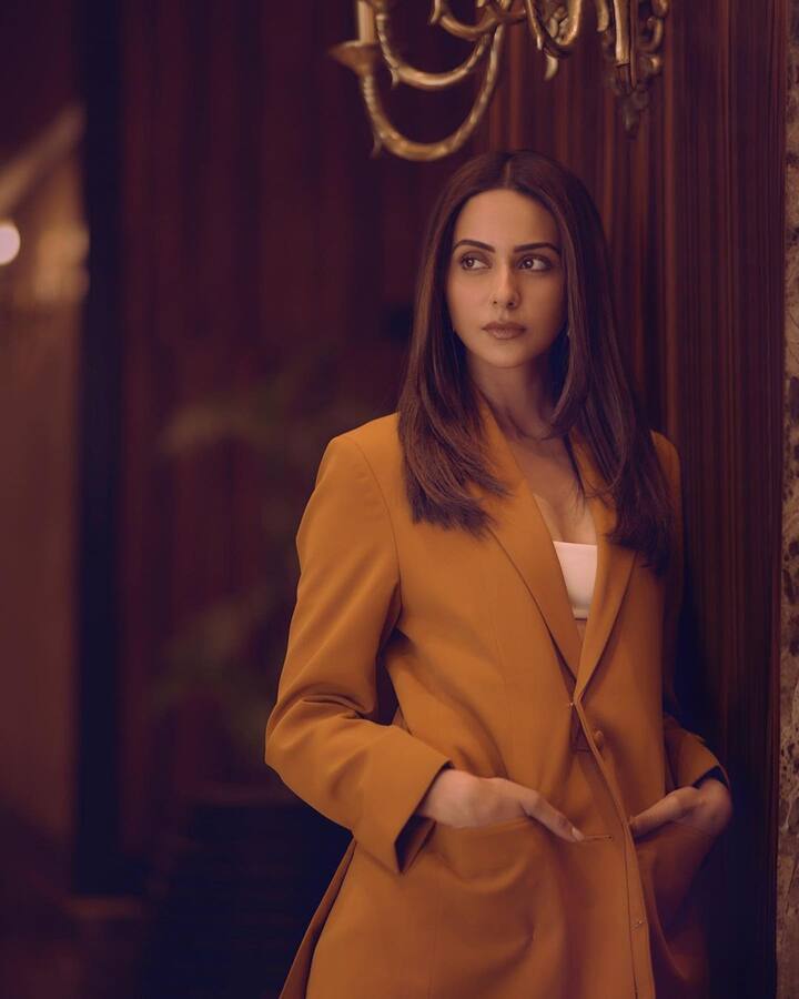 सध्या, तिला चित्रपट 'अटॅक' साठी खूप सकारात्मक प्रतिसाद मिळत आहे.(photo:rakulpreet/ig)